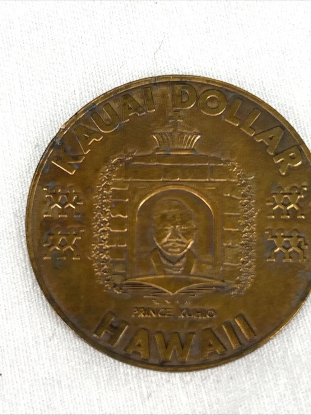 Kauai Hawaii Dollar 1973 Chamber of Commerce Coin Metal - Picture 2 of 5